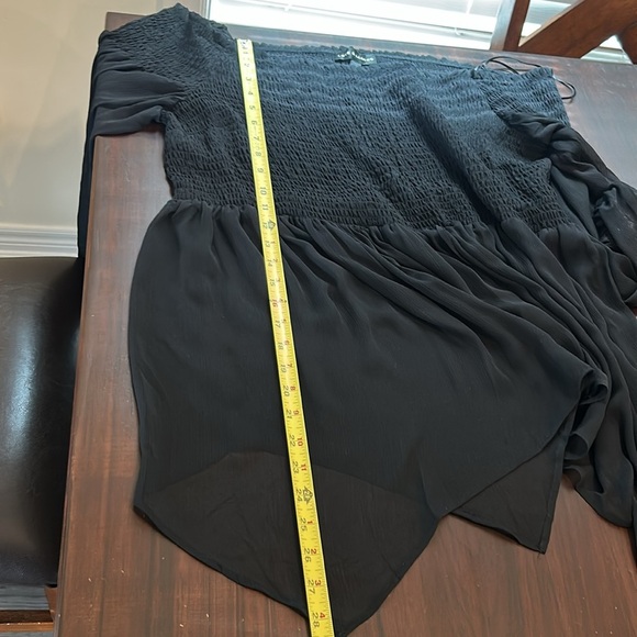 Love & Legend Black Sheer Long Sleeve Smocked Off the Shoulders Blouse Size 20 - Picture 14 of 15